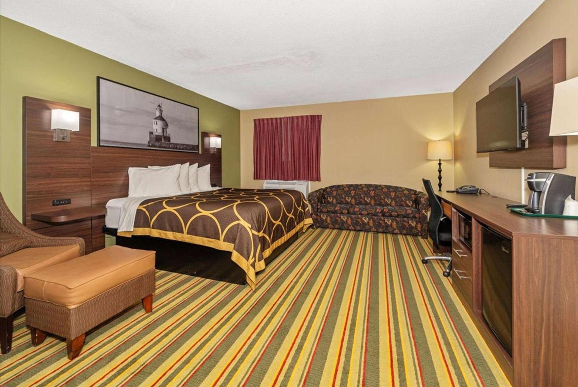 Super 8 By Wyndham Superior Wi Hotel Exterior photo